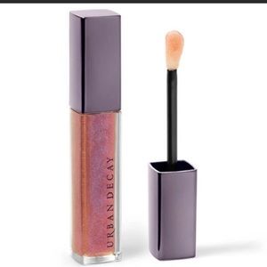 Urban Decay Vice Plumping Gloss in “Wilshire”